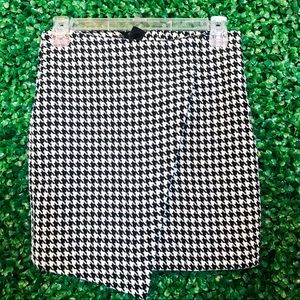 Houndstooth mini skirt